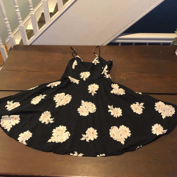 O.N. Black and Cream Floral Print Skater Sundress - Picture 1 of 11